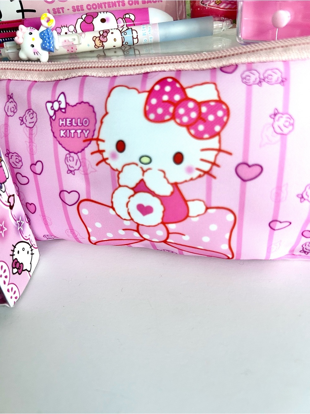 💖(HK387) Hello Kitty Adorable 7-Piece Stationery Bundle! - Picture 7 of 10